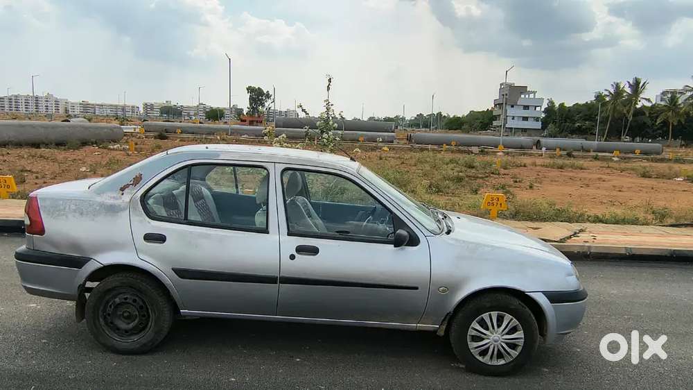 Ford Ikon Clxi Petrol 2005