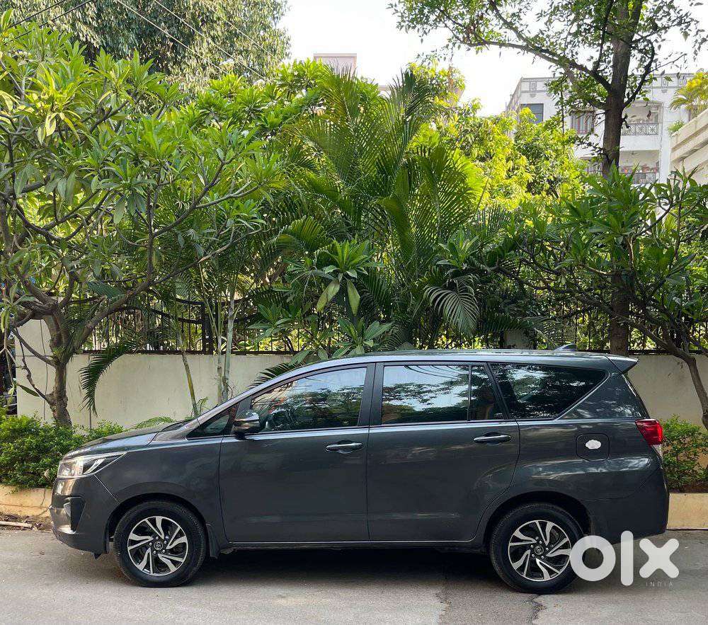 Toyota Innova Crysta 2.4 Gx Limited Edition At 7 Str, 2021, Diesel