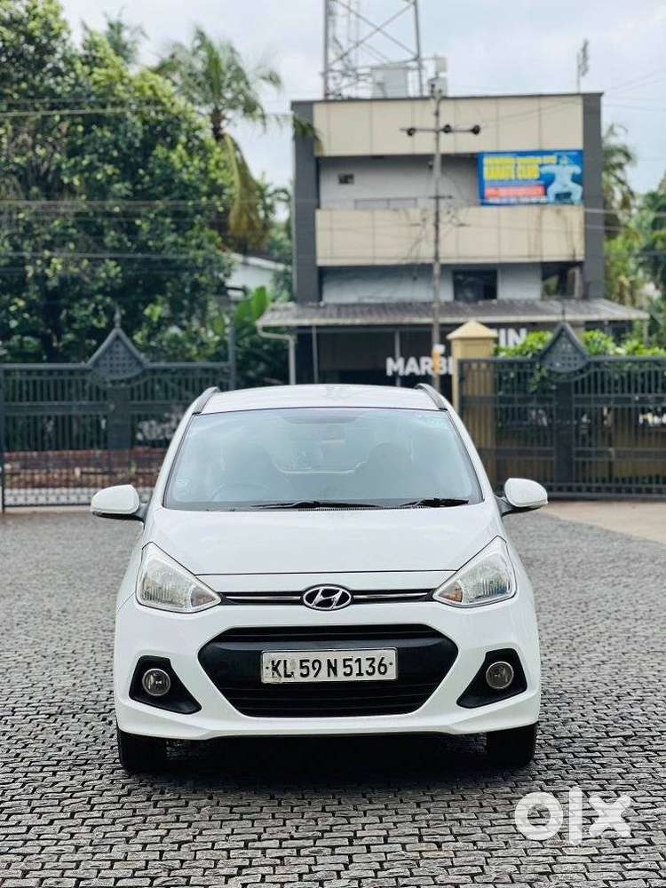 Hyundai Grand I10 Sportz, 2016, Petrol