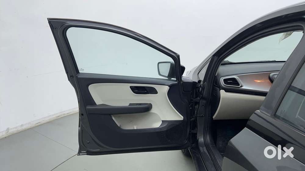 Tata Altroz 1.2 Xt, 2022, Petrol