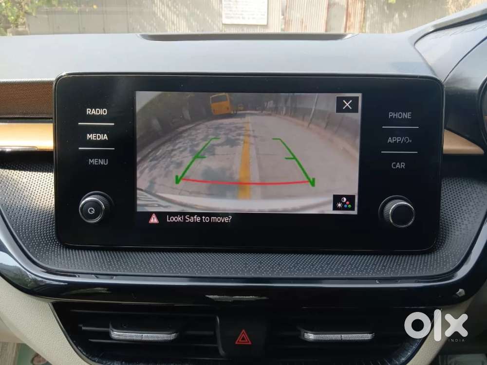 Skoda Slavia Style 1.0l Tsi At, 2023, Petrol