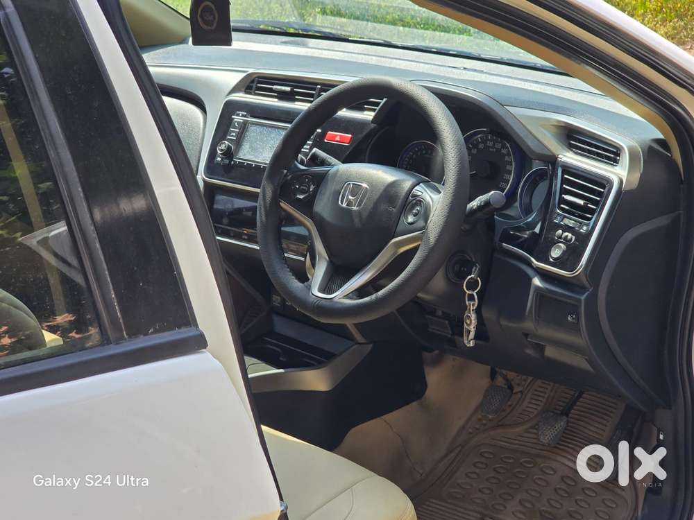 Honda City V Mt Sunroof, 2016, Petrol