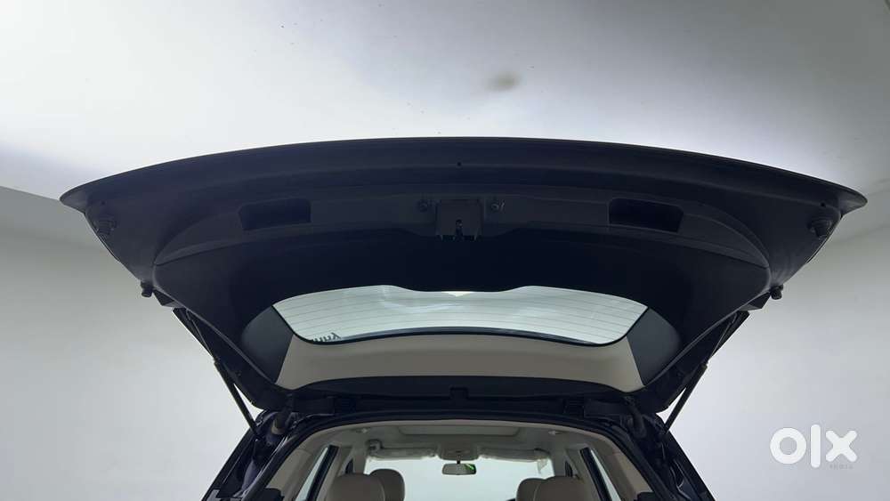 Mahindra Xuv700 2.0 Ax 5 Petrol At Str, 2024, Petrol