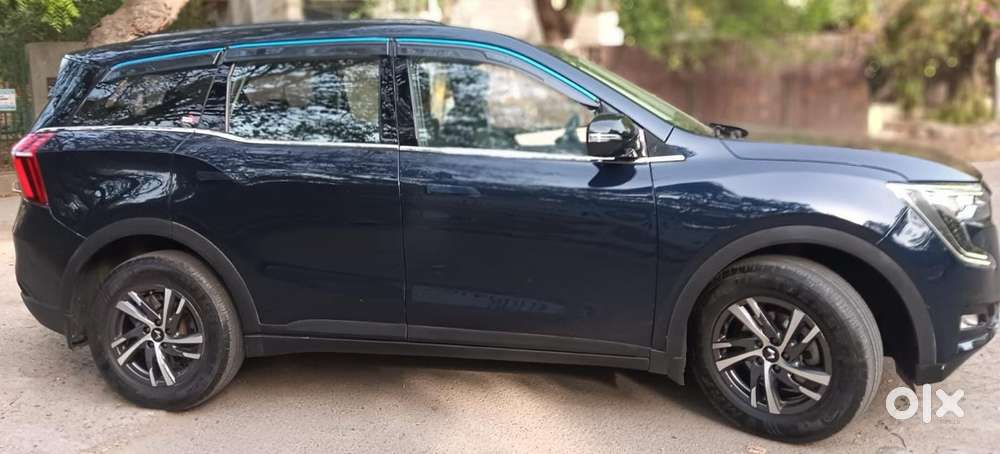 Mahindra Xuv700 2.0 Ax 5 Petrol Mt 7 Str, 2024, Petrol