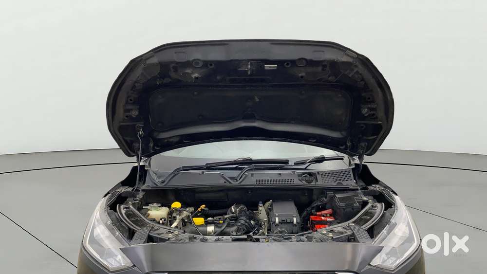 Nissan Magnite 1.0 Xv, 2022, Petrol