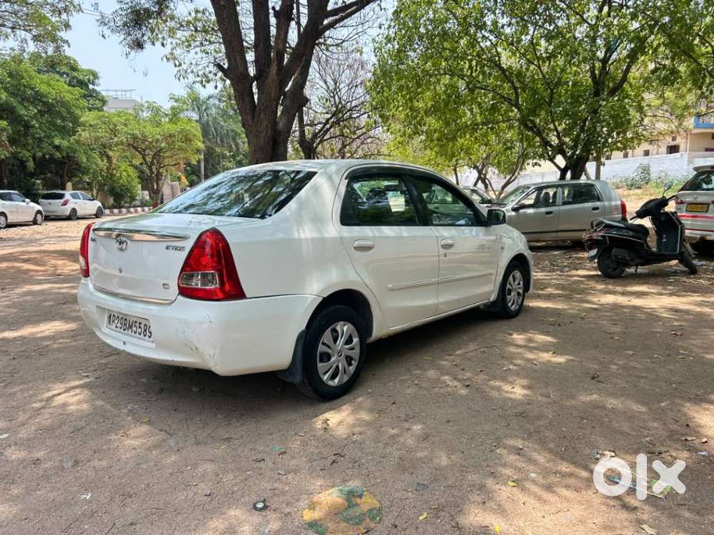 Toyota Etios 2013-2014 Gd, 2011, Petrol