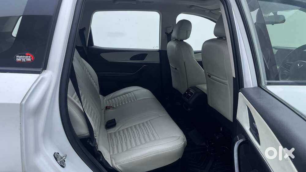 Mahindra Xuv700 2.2 Ax 5 Diesel At Str, 2021, Diesel
