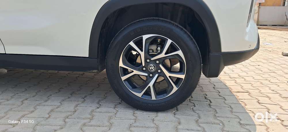 Toyota Urban Cruiser Hyryder 1.5 V Hybrid, 2024, Petrol