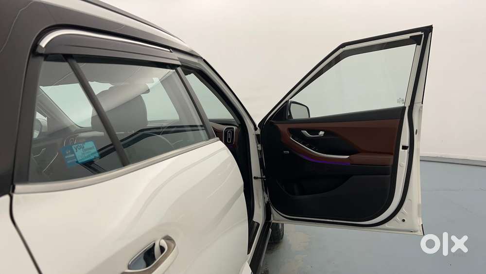 Hyundai Alcazar Platinum 7 Str 1.5 Turbo Petrol Adventure, 2023, Pet..