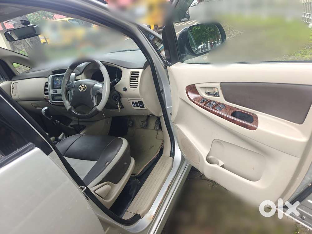 Toyota Innova 2.5 E Diesel Ps 7-seater, 2013, Diesel