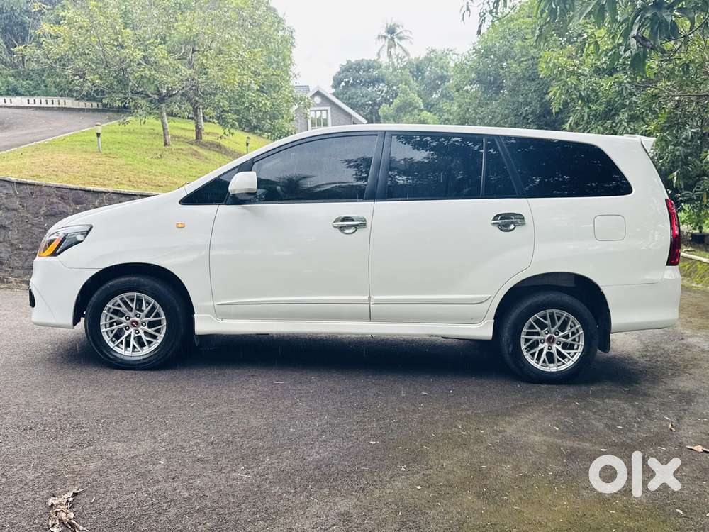 Toyota Innova 2.5 Gx 7 Str Bs-iii, 2015, Diesel