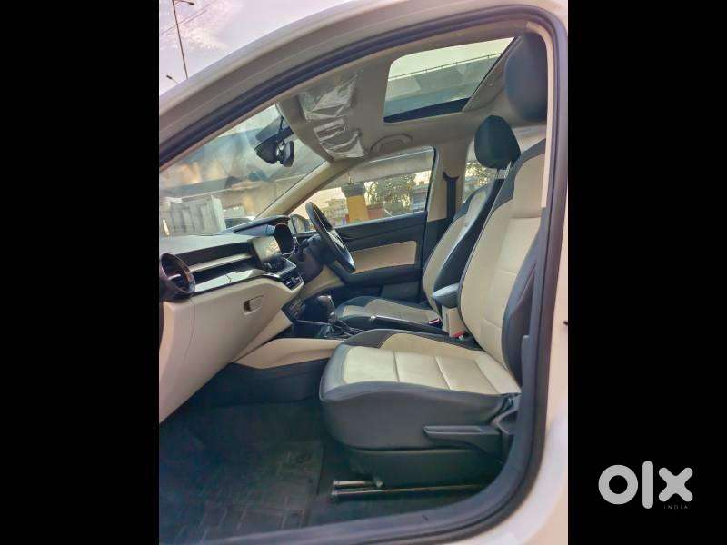 Skoda Slavia 1.0 Tsi Style At, 2023, Petrol