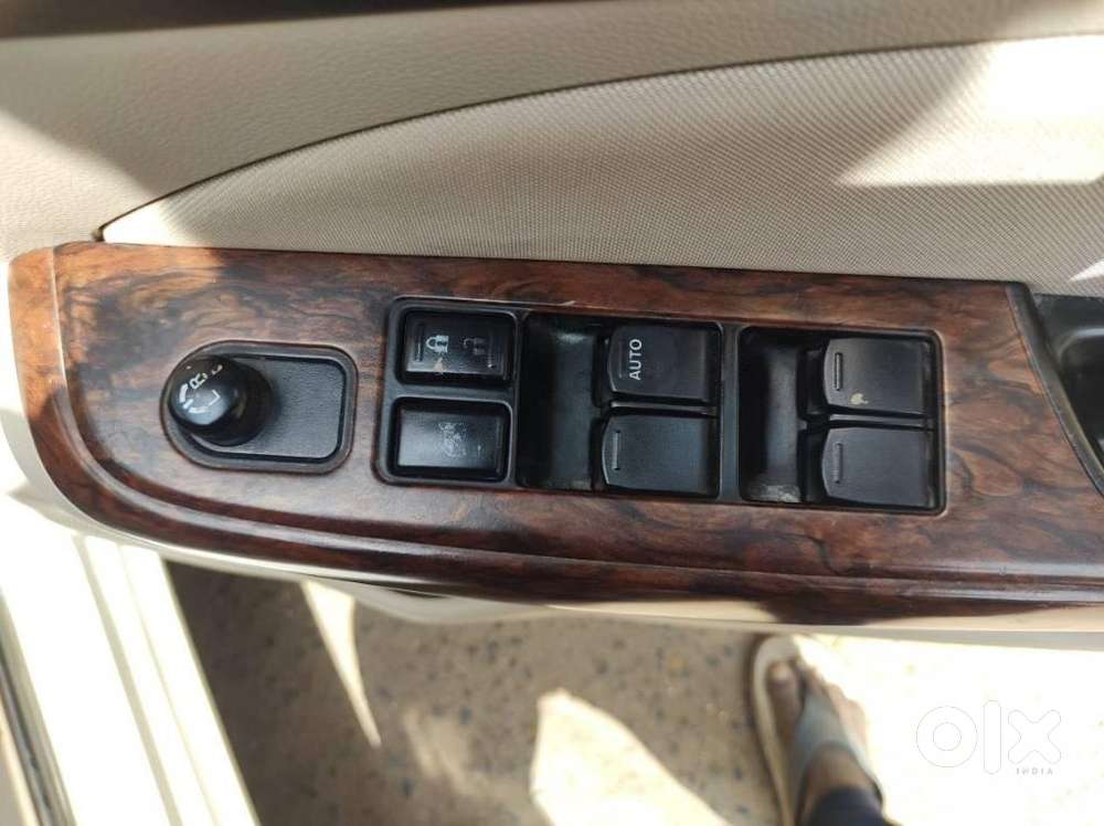 Maruti Suzuki Dzire 1.2 Vxi Amt, 2018, Petrol