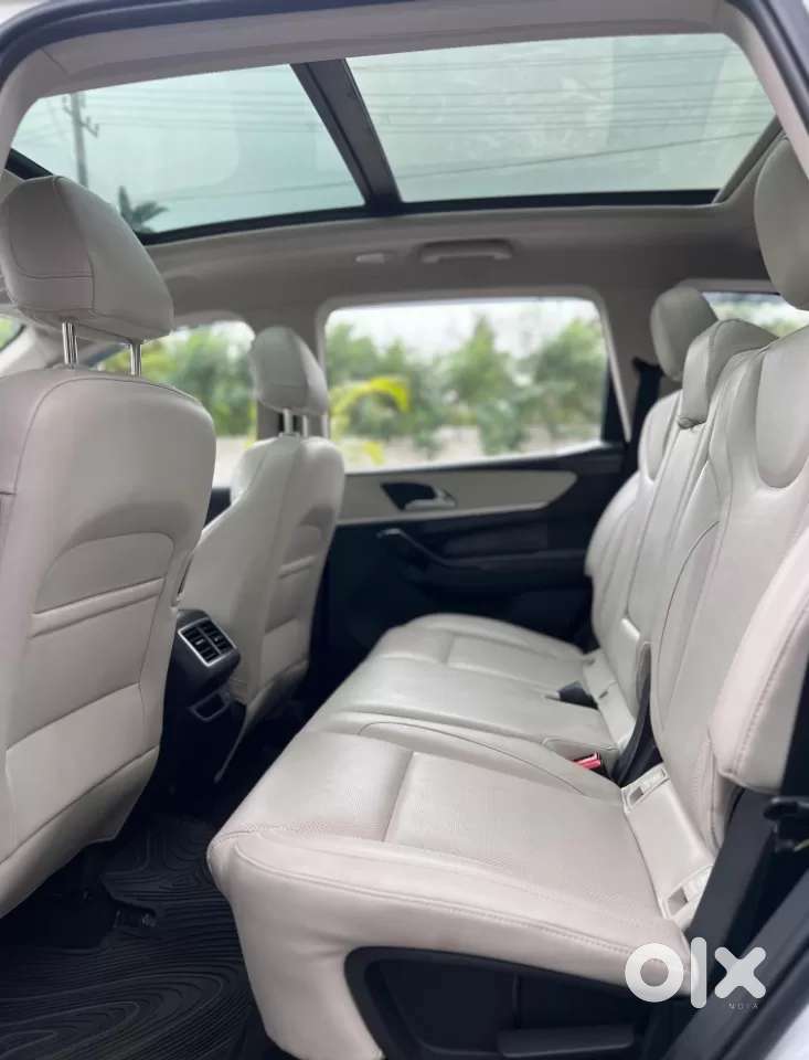 Mahindra Xuv700 2.2 Ax 7 Diesel At Str, 2022, Diesel