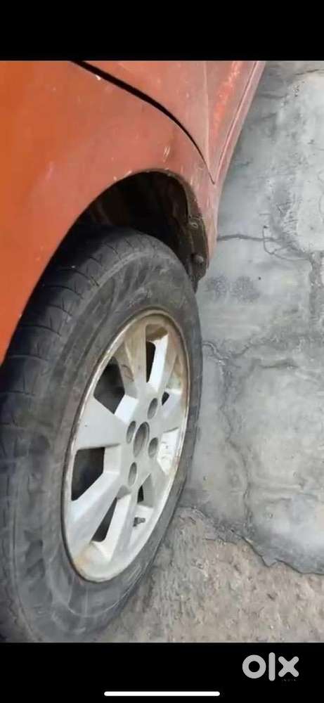 Maruti Suzuki Swift 2005 Lpg 60000 Km Driven