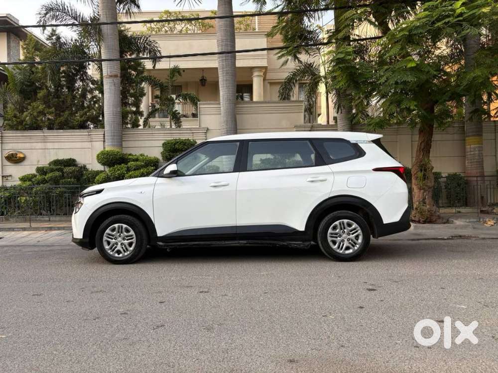 Kia Carens 1.5 Premium 7 Str, 2022, Petrol