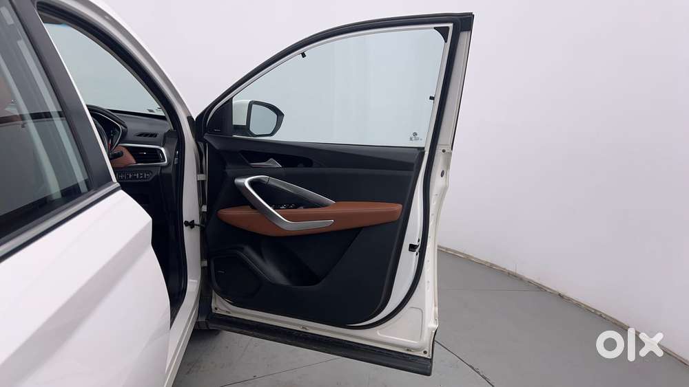 Mg Hector Plus 1.5 Sharp Turbo Cvt 6 Str, 2021, Petrol