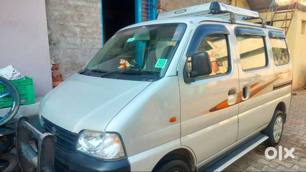 Good Condition Showroom In Car