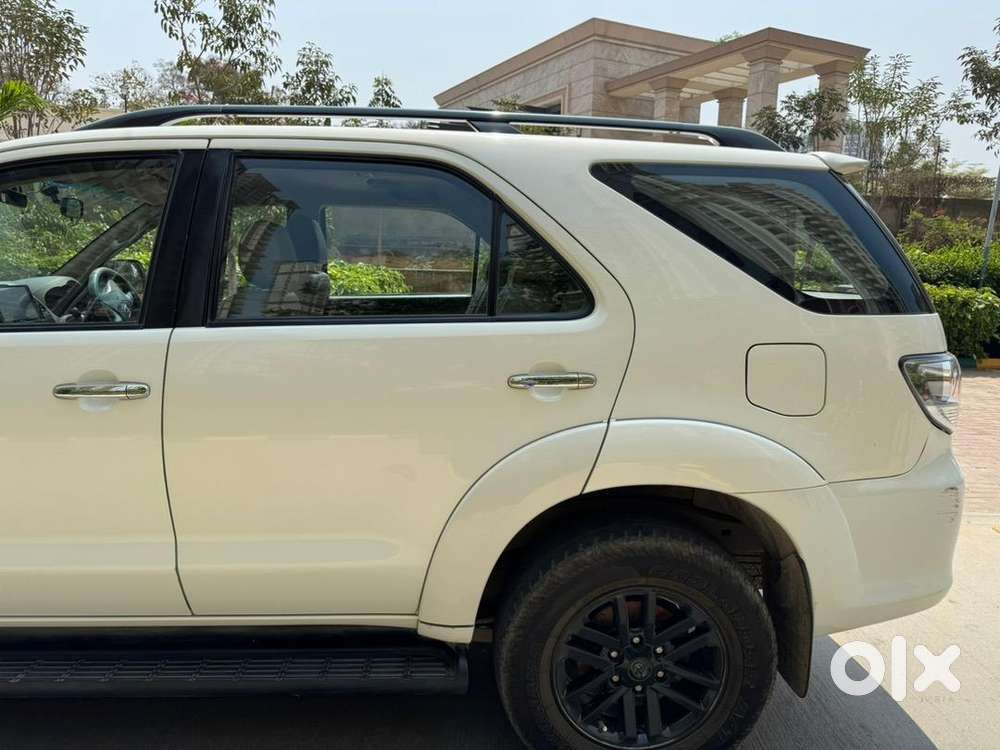 Toyota Fortuner Pearl White At Diesel Excellent Maintenance