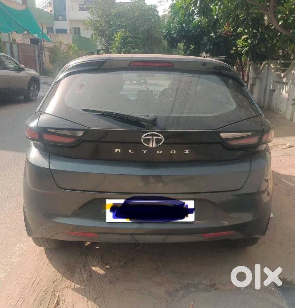 Tata Altroz Petrol 2023