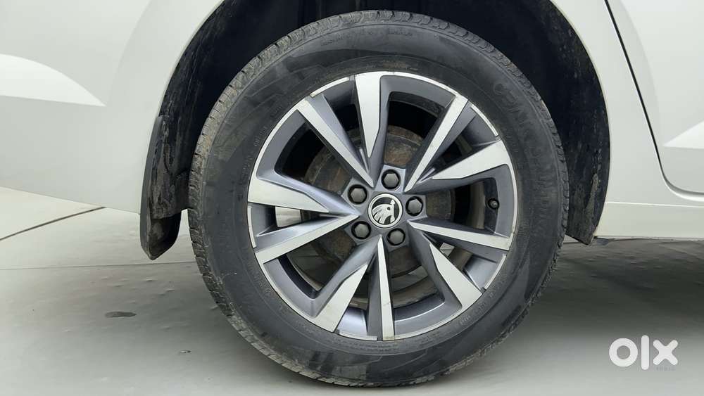 Skoda Slavia Style (non-sunroof), 2022, Petrol