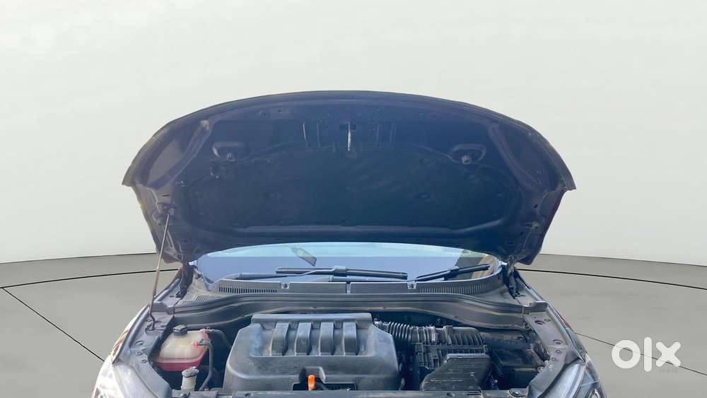 Mahindra Xuv700 2.0 Ax 7 Petrol At Str, 2021, Petrol