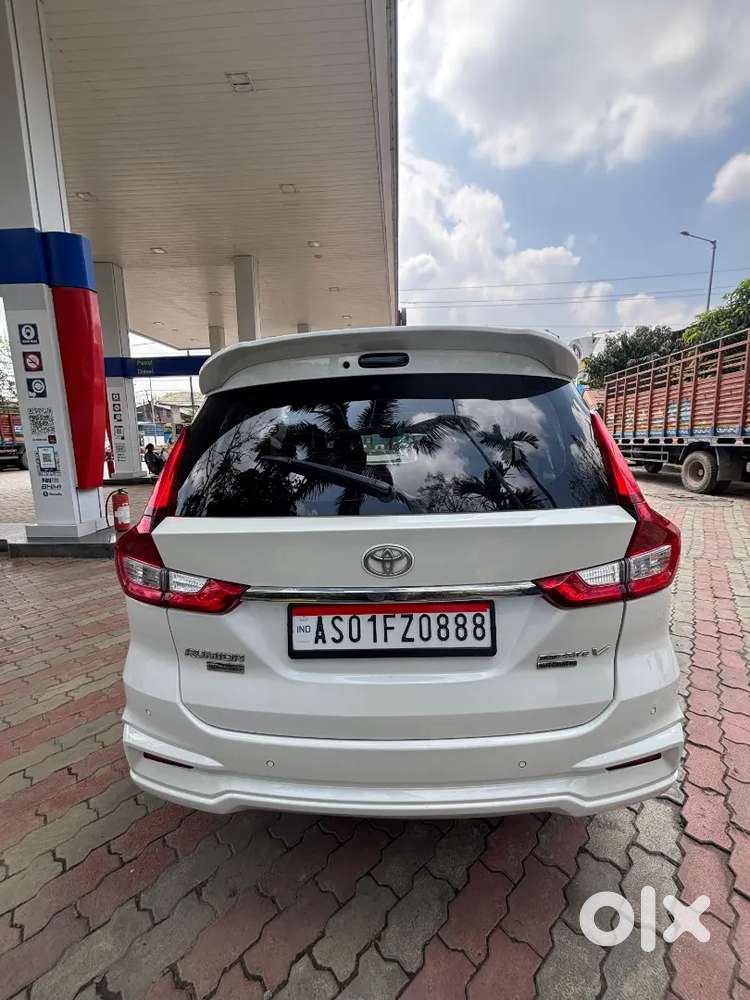 Toyota Rumion 2024 Petrol 42924 Km Driven