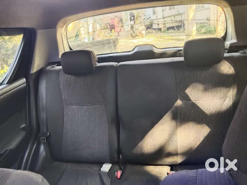 Maruti Suzuki Swift Vxi 2016