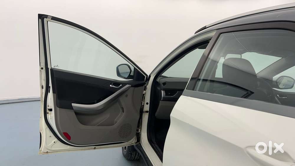 Tata Nexon 1.2 Revotron Xza Plus (o) Dual Tone, 2018, Petrol