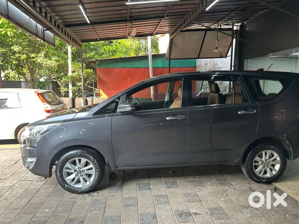 2017/ 2018 Registartion Innova Crysta Showroom History Available