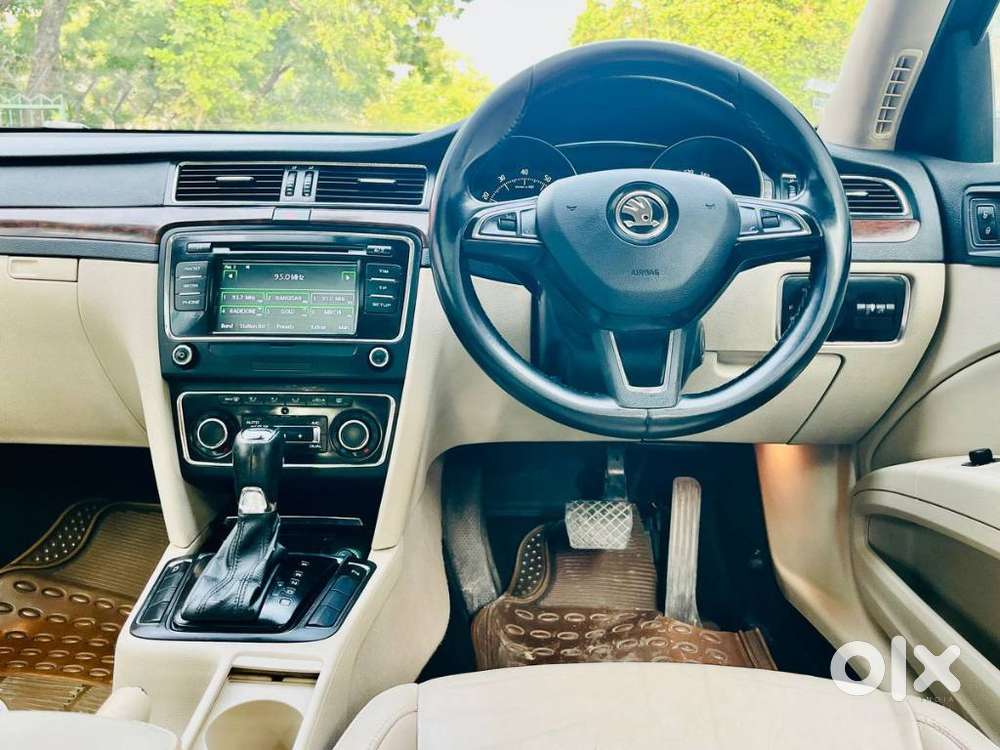 Skoda Superb Elegance 1.8 Tsi At, 2014, Petrol