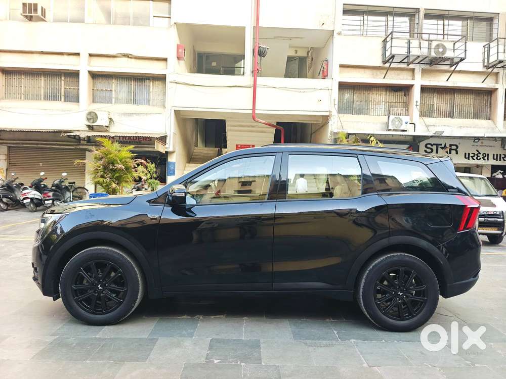 Mahindra Xuv700 2.2 Ax 7 Diesel Mt Luxury Pack Str, 2025, Diesel