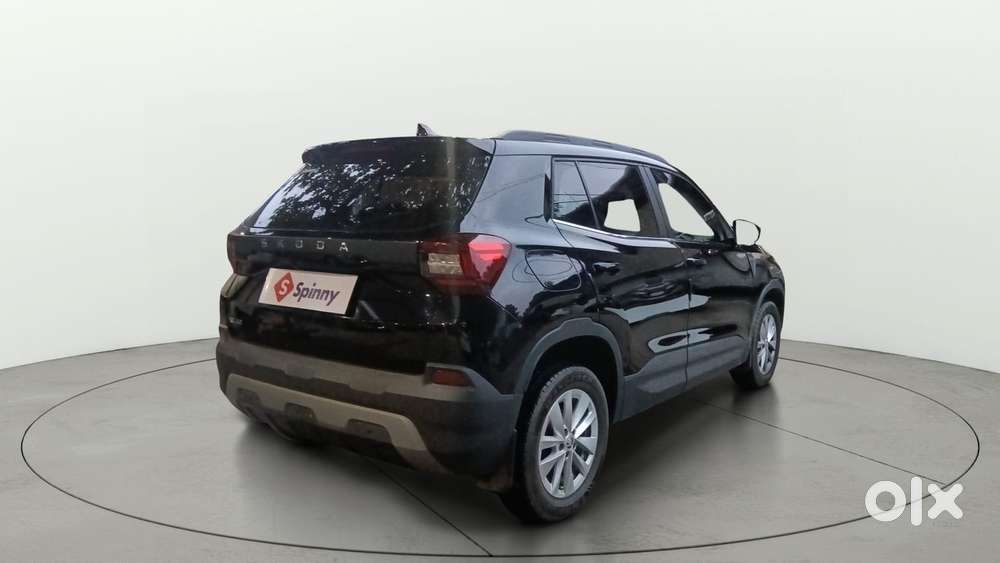 Skoda Kylaq Signature, 2025, Petrol