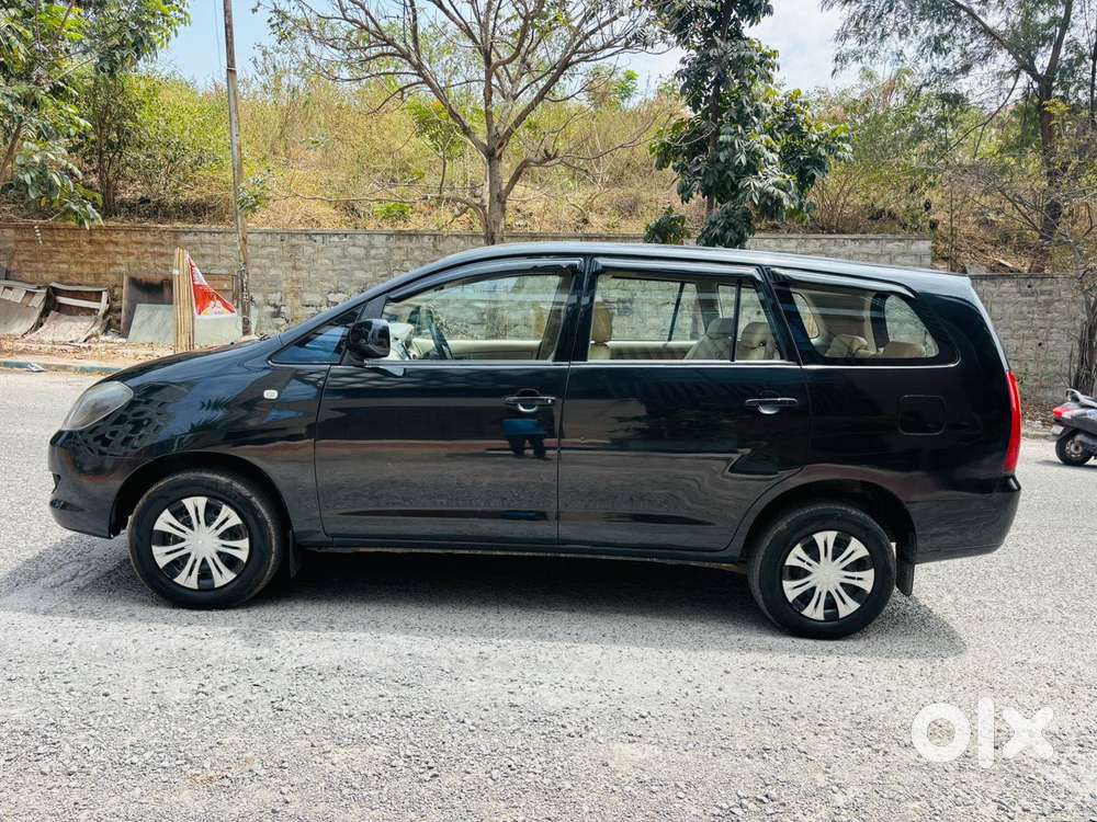 Toyota Innova 2009-2011 2.5 E 8 Str, 2009, Diesel