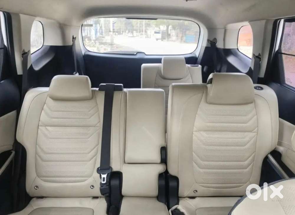 Excellent Condition Under Warranty 2023 Petrol Kia Carens