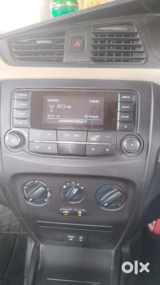 Car Sel Kar Raha Hun