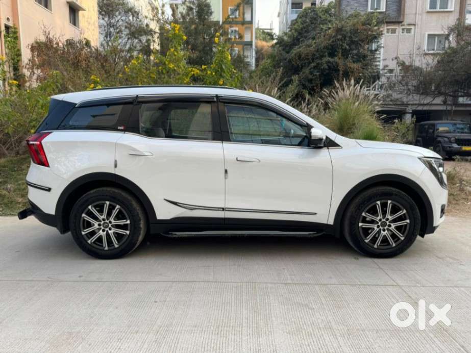 Mahindra Xuv700 2.2 Ax 7 Diesel At Luxury Pack Str Awd, 2022, Diesel