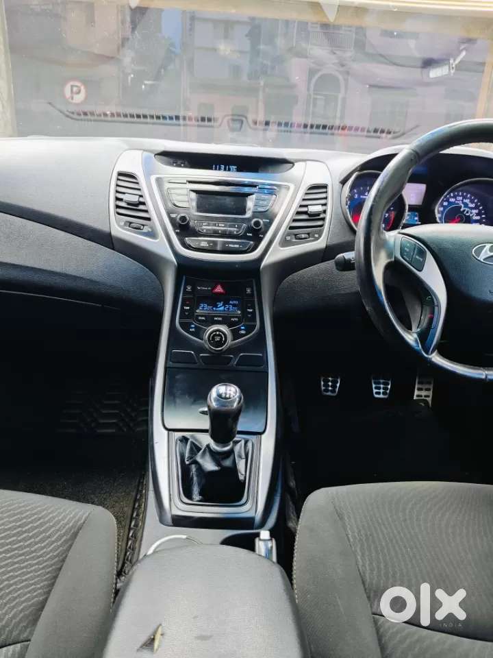 Hyundai Elantra 1.8 Sx Mt, 2015, Petrol