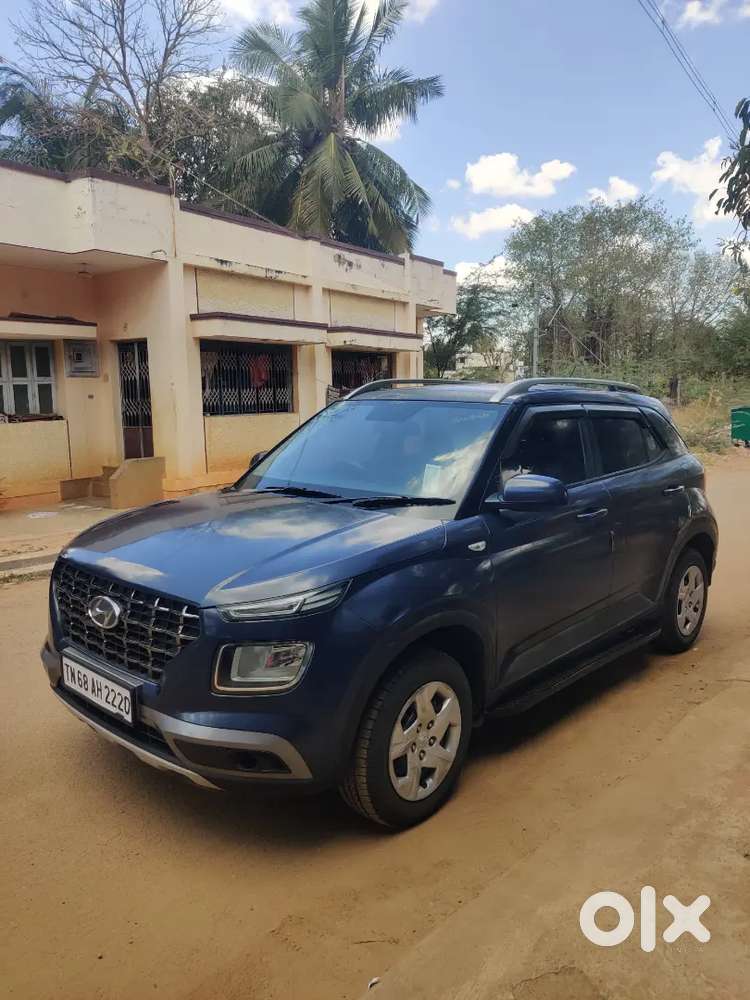 Hyundai Venue 2022 Petrol Well Maintained