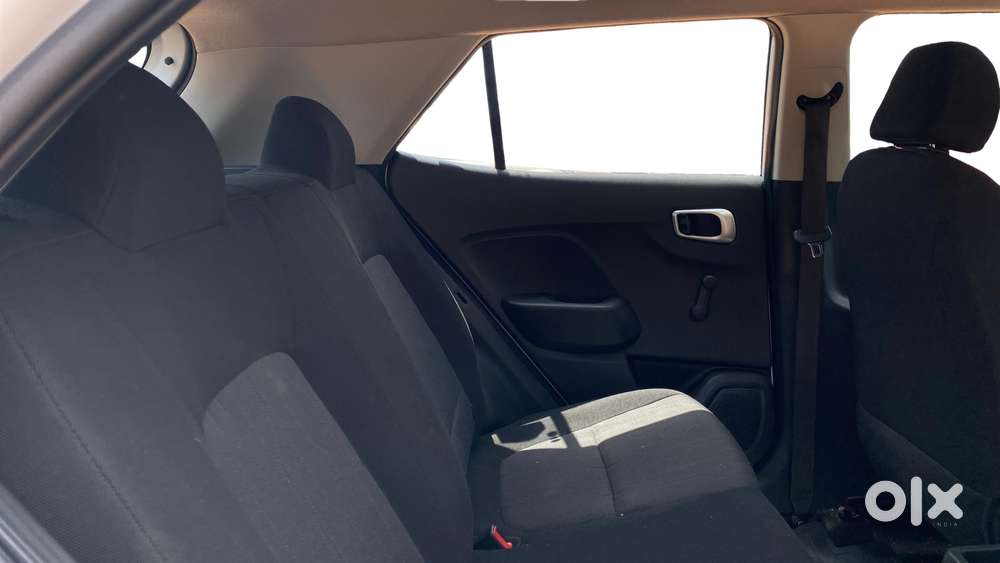 Hyundai Venue E, 2022, Petrol