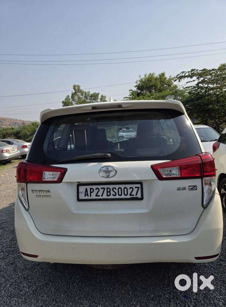 Toyota Innova Crysta 2.8z Automatic, 2016, Diesel