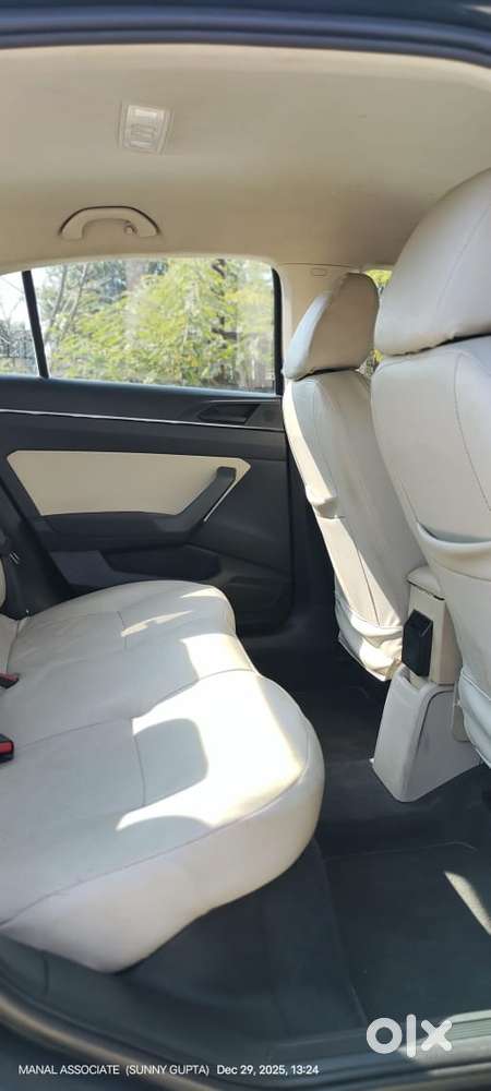 Skoda Slavia 1.0 Active Tsi, 2022, Petrol