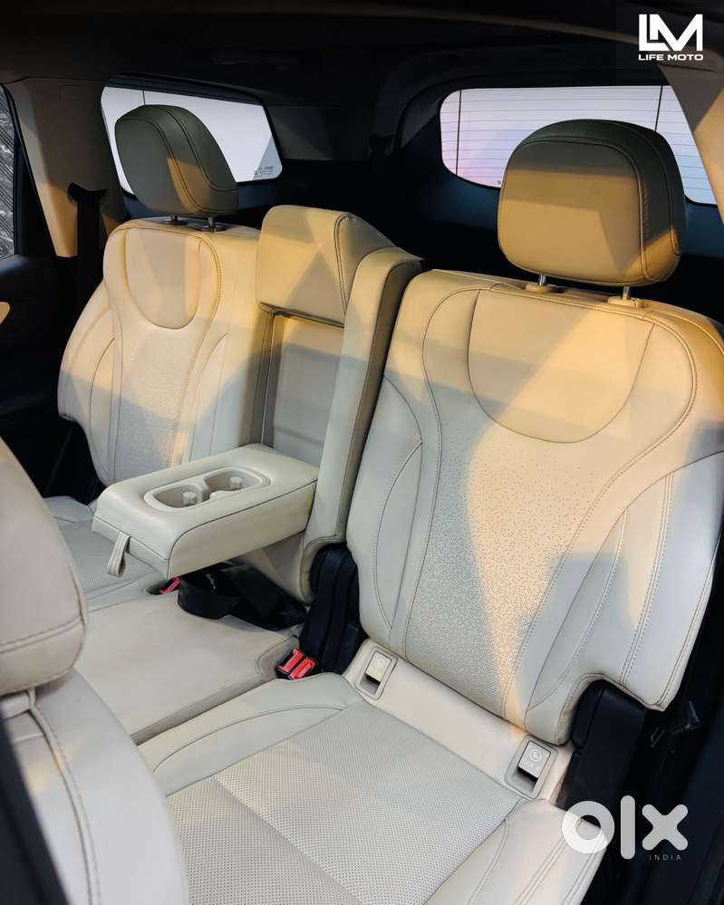 Mahindra Xuv700 Ax7l 6 Str At, 2023, Petrol