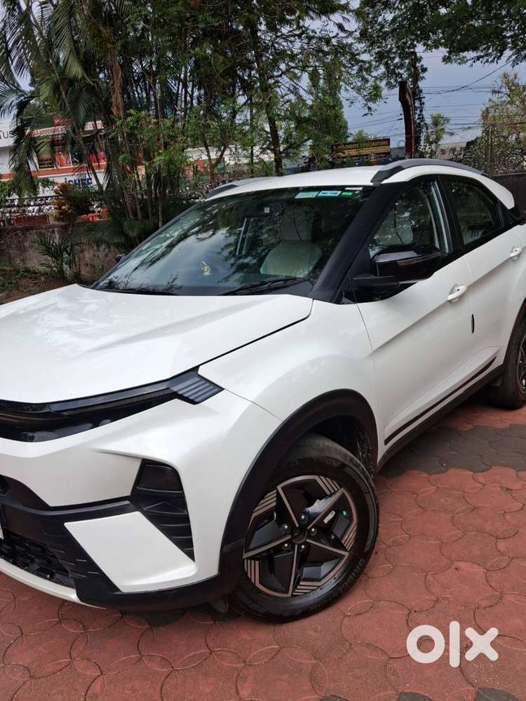 Doctor Owned Tata Nexon Diesel Automatic  2014 June  31,000 Km  Exc