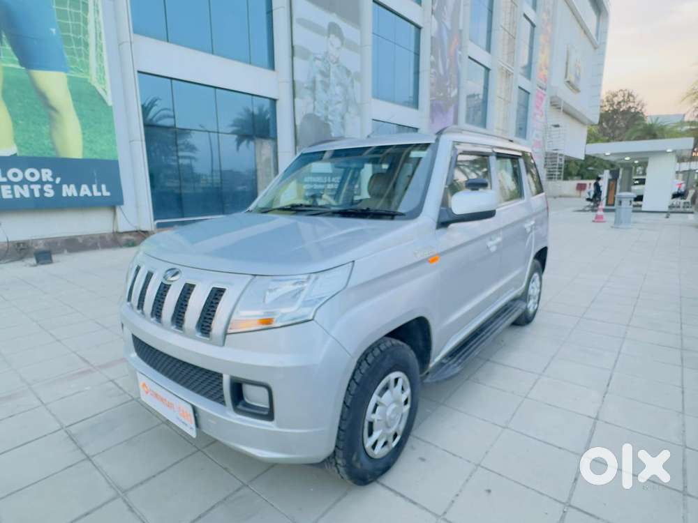 Mahindra Tuv 300 T6, 2016, Petrol