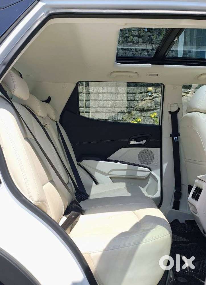 Mahindra Xuv 3xo Ax7 Diesel Mt, 2024, Diesel
