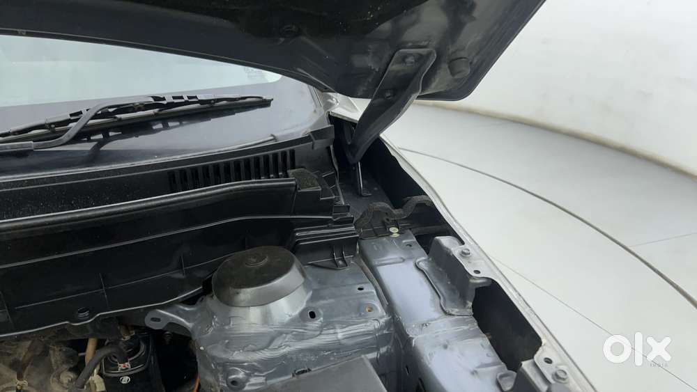 Maruti Suzuki Brezza 1.5 Zxi At Smart Hybrid Dual Tone, 2022, Petrol