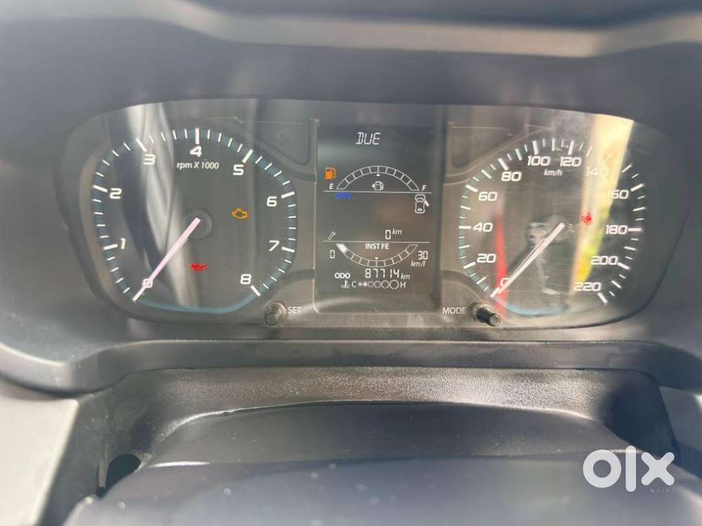 Tata Altroz 1.2 Xe, 2022, Petrol