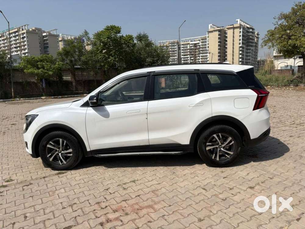 Mahindra Xuv700 2.2 Ax 5 Diesel At Str, 2022, Diesel