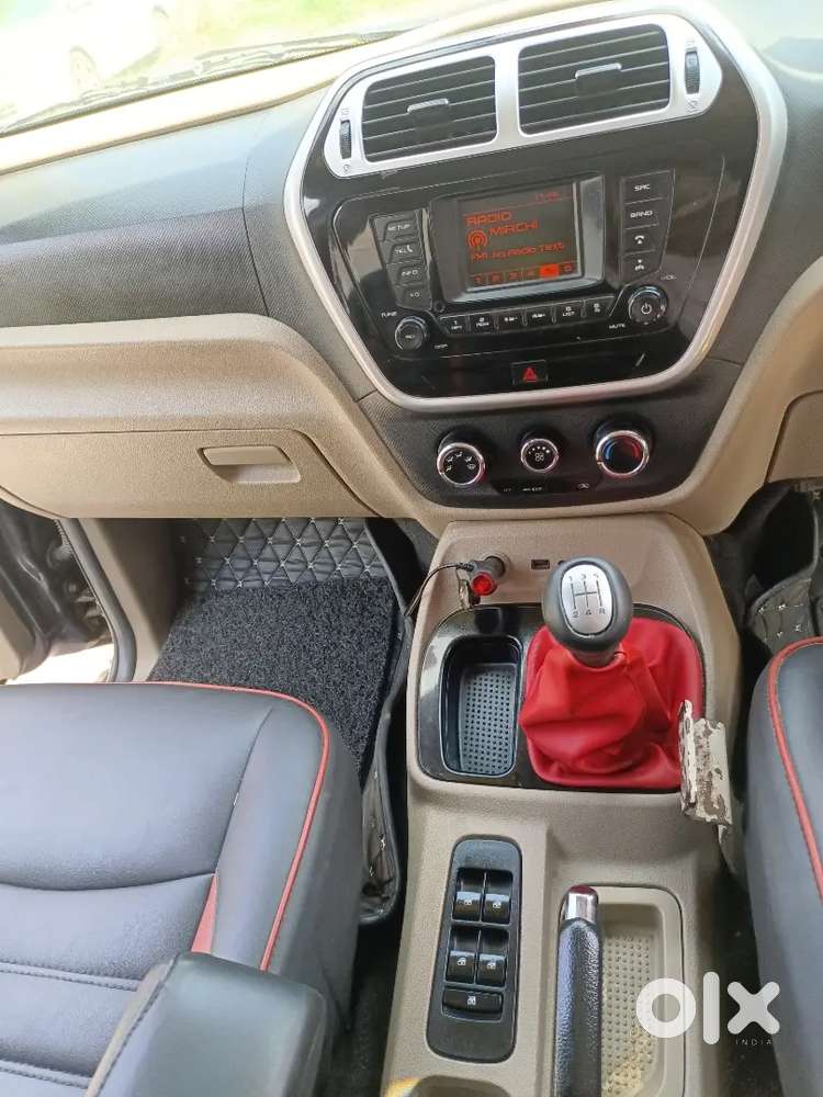 Mahindra Tuv 300 2017